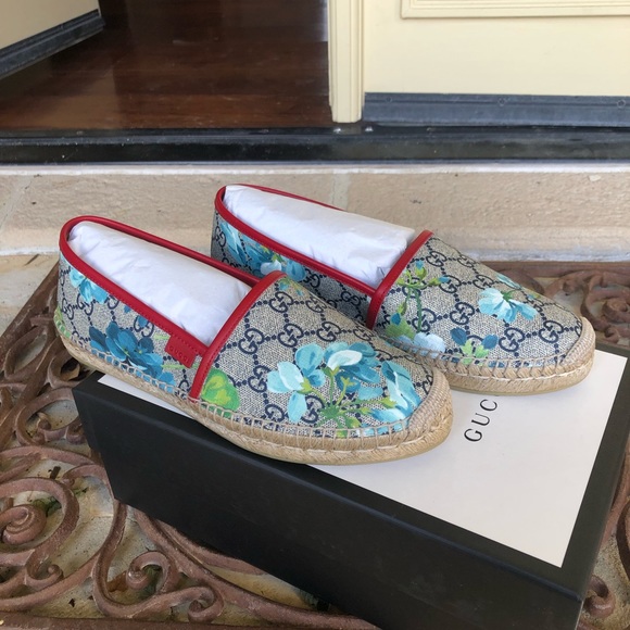 Gucci Shoes - NIB Gucci floral blooms size 40+